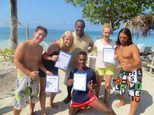 Mana Lagoon Backpackers Ngoại thất bức ảnh